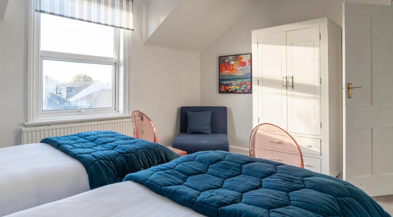Tranquil Beachfront Beautiful 2-Bed Apartment Дийл Екстериор снимка