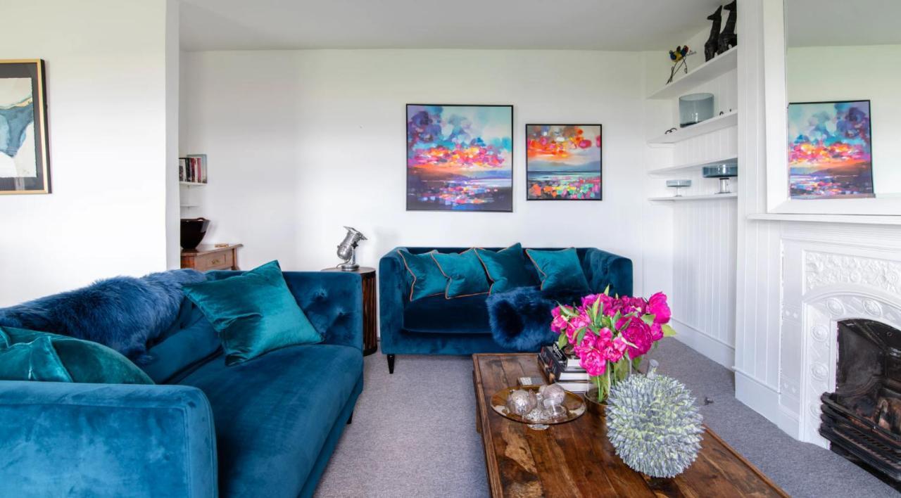 Tranquil Beachfront Beautiful 2-Bed Apartment Дийл Екстериор снимка
